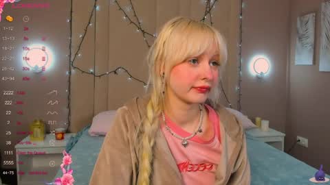 Snapshot of adelesilvy chatting on April 2026 01:36:01 AM adelesilvy online show from April 2026 01:36:01 AM