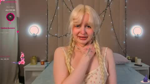 Snapshot of adelesilvy chatting on April 2026 01:54:01 AM adelesilvy online show from April 2026 01:54:01 AM