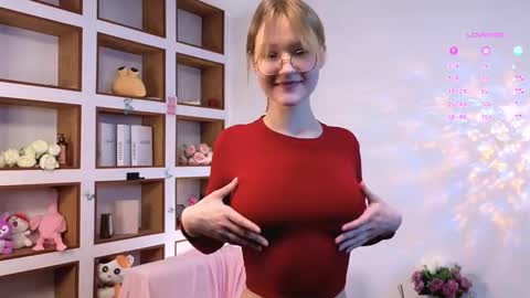 Adelin online show from October 2025 02:10:01 PM