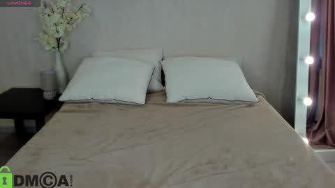 Adelina bliss online show from May 2026 10:01:02 AM