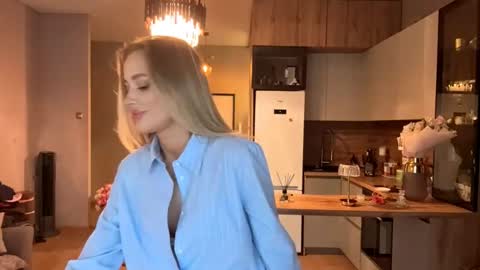 Snapshot of adelinamarlatt chatting on September 2025 11:15:02 AM Amelia online show from September 2025 11:15:02 AM