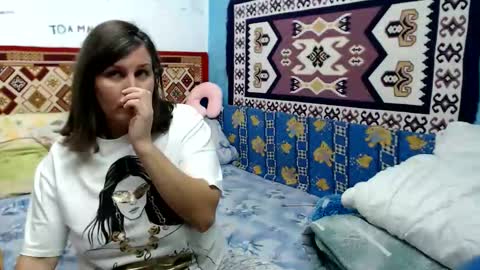 Larisa online show from October 2025 11:30:01 AM