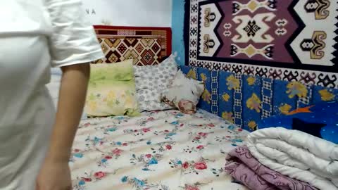 Larisa online show from October 2025 09:53:01 AM