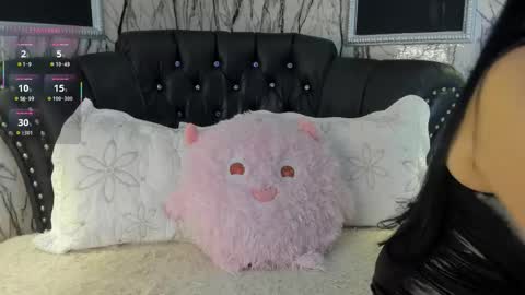 adelinemoretti online show from December 2025 12:23:02 PM