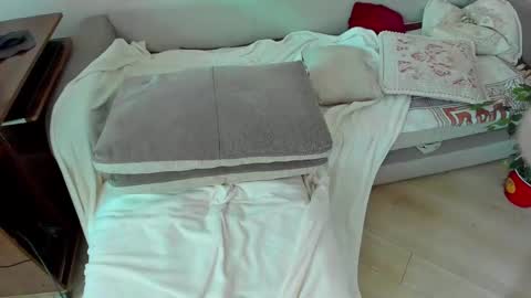 Amy online show from February 2025 09:10:01 AM