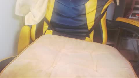 Adellahuge05 online show from January 2026 09:29:01 PM