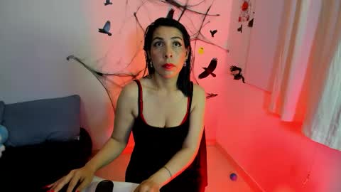 Adelle online show from November 2025 09:08:01 AM