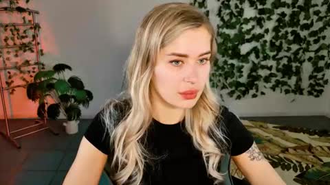 Adel online show from September 2025 05:29:01 AM