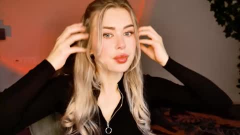 Adel online show from October 2025 09:05:02 AM