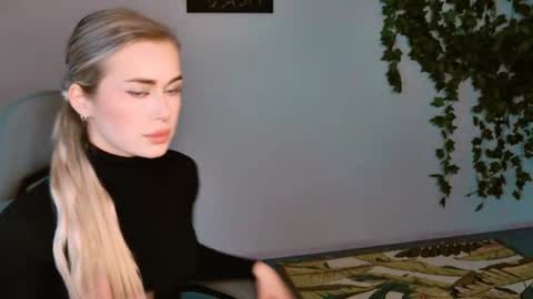 Adel online show from October 2025 01:10:01 PM