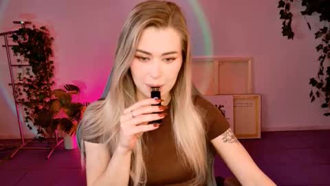 Adel online show from November 2025 01:11:02 PM