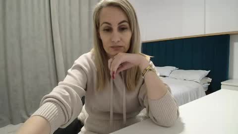 Adellyn online show from May 2026 06:12:02 PM
