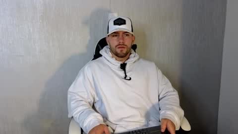 Snapshot of ades_lowe chatting on September 2025 11:46:02 AM Ades online show from September 2025 11:46:02 AM