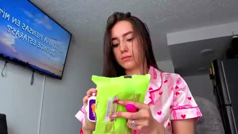 Snapshot of adhara_kitten chatting on June 2026 02:17:02 PM Adhara online show from June 2026 02:17:02 PM