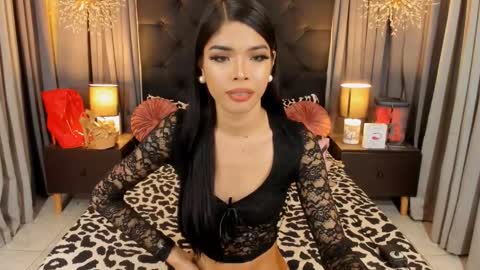 Snapshot of adiannacumforyou chatting on December 2024 12:30:01 PM Siobe online show from December 2024 12:30:01 PM