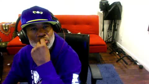 Snapshot of adick_ting chatting on March 2026 11:32:01 AM adick_ting online show from March 2026 11:32:01 AM