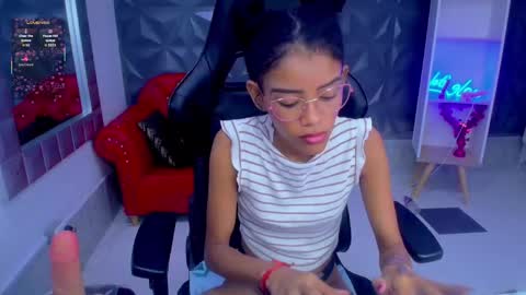 adisson_petite1 online show from January 2026 07:37:02 PM