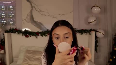 adoracortes online show from December 2025 05:04:02 AM