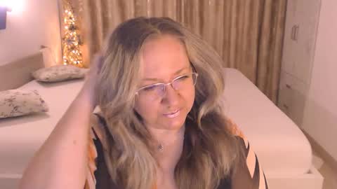 Cryna online show from February 2026 07:15:01 AM