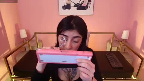 Adri  online show from September 2025 04:12:01 AM