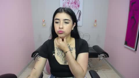 Adri  online show from May 2026 12:44:02 PM