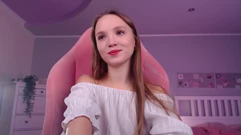 Snapshot of adria_arjona chatting on November 2025 07:42:01 AM Eva online show from November 2025 07:42:01 AM