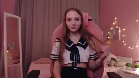 Snapshot of adria_arjona chatting on November 2025 07:40:01 AM Eva online show from November 2025 07:40:01 AM