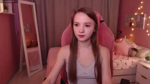 Snapshot of adria_arjona chatting on November 2025 07:36:02 AM Eva online show from November 2025 07:36:02 AM