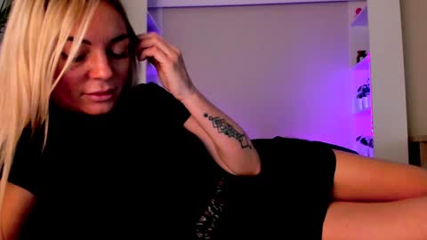 Snapshot of adriana_coy_ chatting on December 2024 10:34:02 AM Adriana online show from December 2024 10:34:02 AM