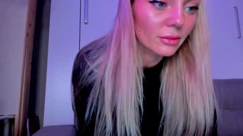 Snapshot of adriana_coy_ chatting on January 2025 09:29:01 PM Adriana online show from January 2025 09:29:01 PM