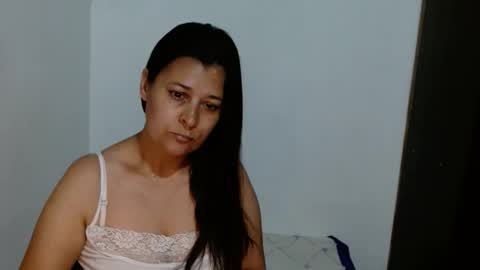 Snapshot of adriana_milf chatting on March 2026 02:39:02 AM Adriana milf online show from March 2026 02:39:02 AM