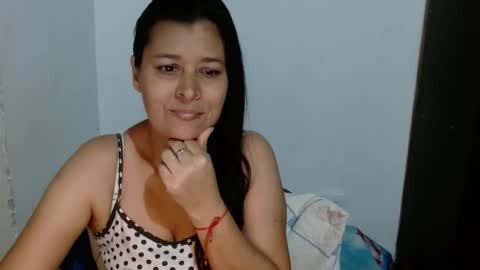 Snapshot of adriana_milf chatting on March 2026 03:47:01 AM Adriana milf online show from March 2026 03:47:01 AM