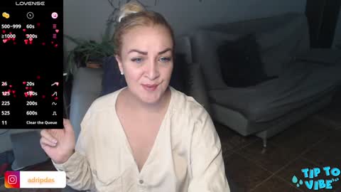 Snapshot of adrianapdes chatting on January 2025 12:16:01 PM Adriana Paredes online show from January 2025 12:16:01 PM