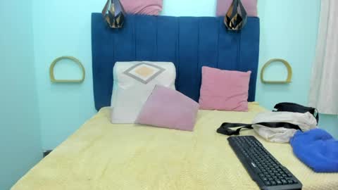 adriana online show from April 2026 11:35:02 PM