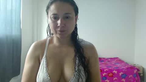 Snapshot of adrianatellez chatting on November 2025 02:06:02 PM Adriana Tellez online show from November 2025 02:06:02 PM