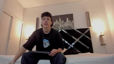 Snapshot of adriano_bigcock chatting on October 2025 03:17:01 AM Adrian online show from October 2025 03:17:01 AM