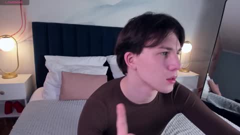 adrianoaubert online show from March 2025 03:12:02 AM