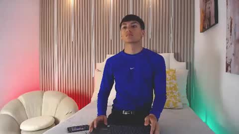 adrianstark_ online show from June 2026 12:33:02 PM