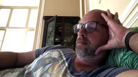 adrienfromparis online show from May 2026 11:48:01 AM