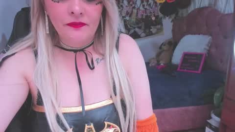 Snapshot of adriiana_fox_ chatting on October 2025 04:27:01 PM adriiana_fox_ online show from October 2025 04:27:01 PM
