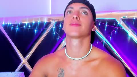 Snapshot of adriianlopez chatting on December 2024 02:49:02 PM Adrian Lopez online show from December 2024 02:49:02 PM