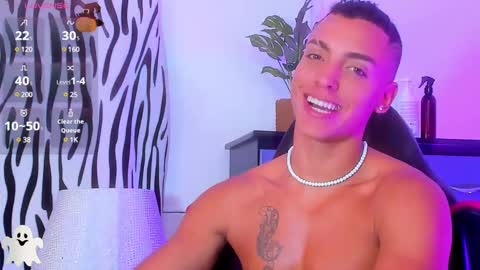 Snapshot of adriianlopez chatting on December 2024 11:06:02 PM Adrian Lopez online show from December 2024 11:06:02 PM