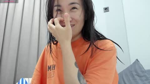 Snapshot of ae_nie chatting on February 2025 01:22:01 PM Aenie online show from February 2025 01:22:01 PM