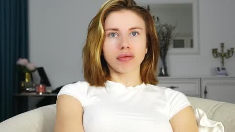 Aelia online show from October 2025 04:22:01 AM