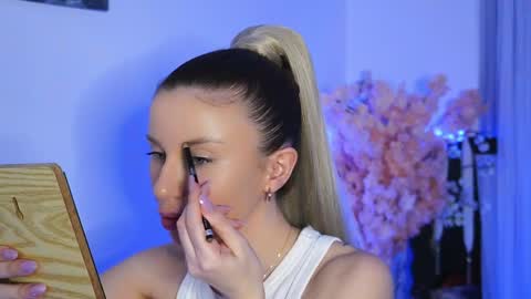 Aelia online show from March 2026 06:29:02 PM