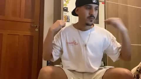 Luci online show from October 2025 02:12:02 AM