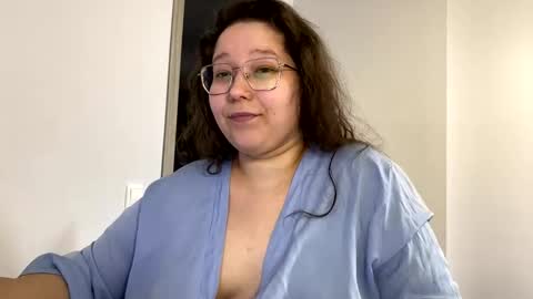 aemilialust online show from February 2026 05:33:02 AM