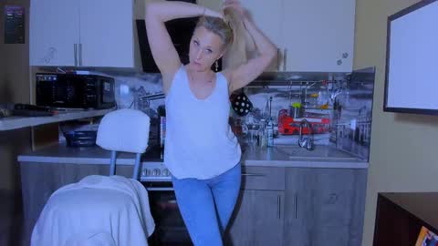 Snapshot of afanasia chatting on January 2025 12:59:01 AM OneAfa online show from January 2025 12:59:01 AM