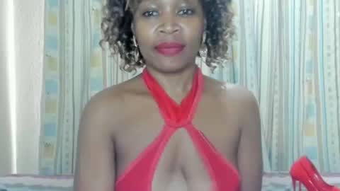Snapshot of aficangagqueen chatting on November 2025 05:17:01 AM AfricanSquirtQueen online show from November 2025 05:17:01 AM