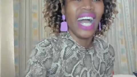 Snapshot of aficangagqueen chatting on November 2025 08:20:02 AM AfricanSquirtQueen online show from November 2025 08:20:02 AM